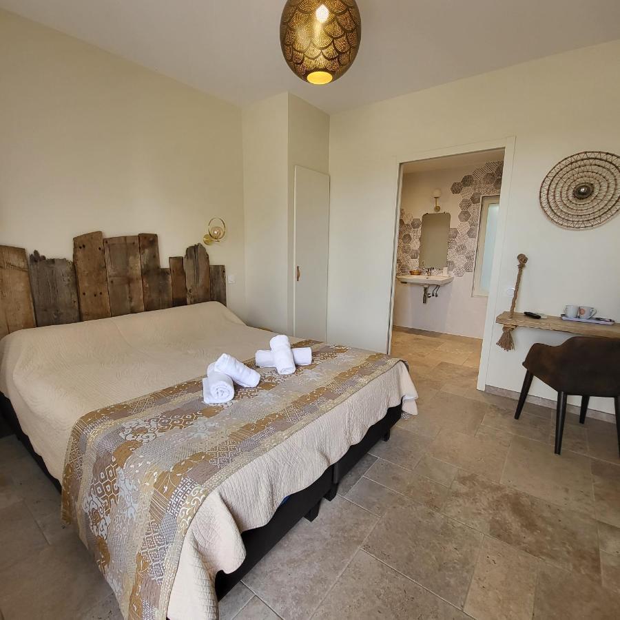 Manade Saint Louis Mas De La Paix Bed and Breakfast Vauvert Buitenkant foto