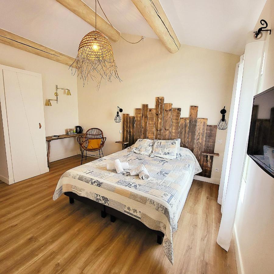 Manade Saint Louis Mas De La Paix Bed and Breakfast Vauvert Buitenkant foto
