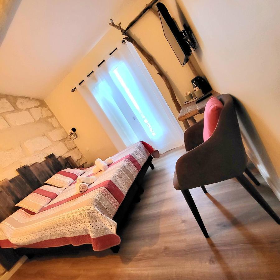 Manade Saint Louis Mas De La Paix Bed and Breakfast Vauvert Buitenkant foto