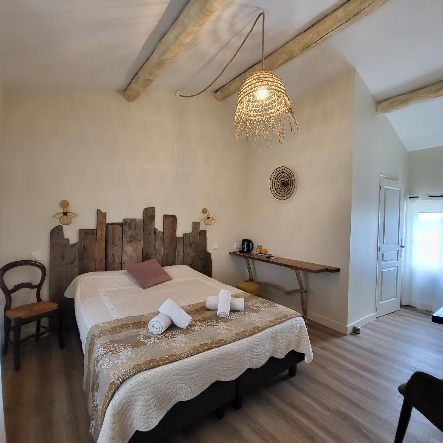 Manade Saint Louis Mas De La Paix Bed and Breakfast Vauvert Buitenkant foto